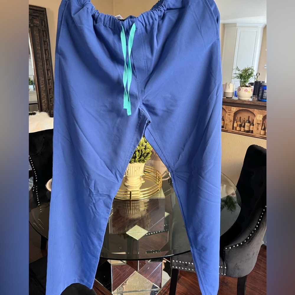 FIGS scrub set for men